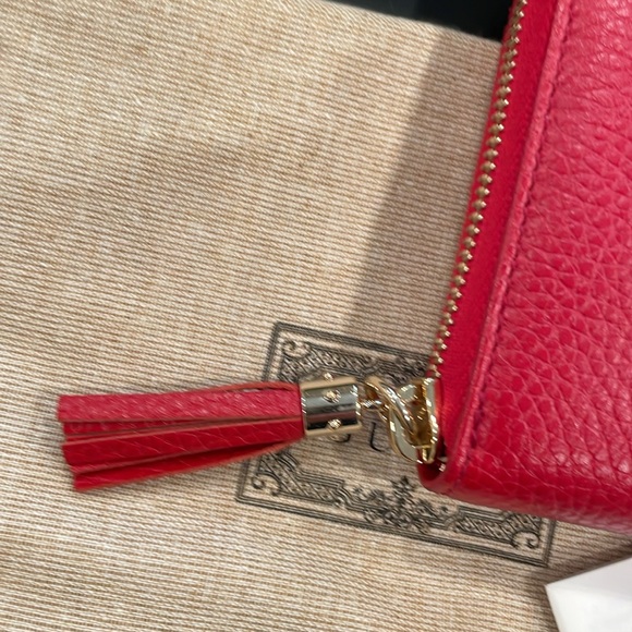New Gucci Long Red Leather Wallet. - Picture 6 of 14